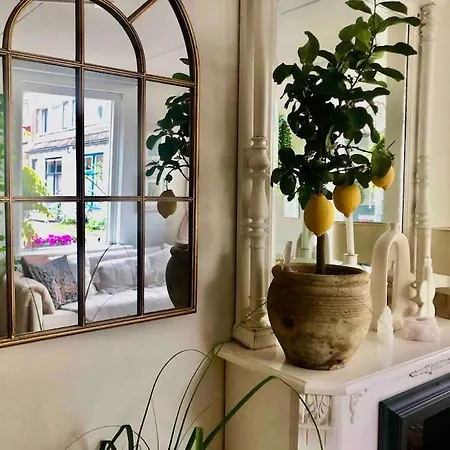 Apartment Unique Secret Garden
